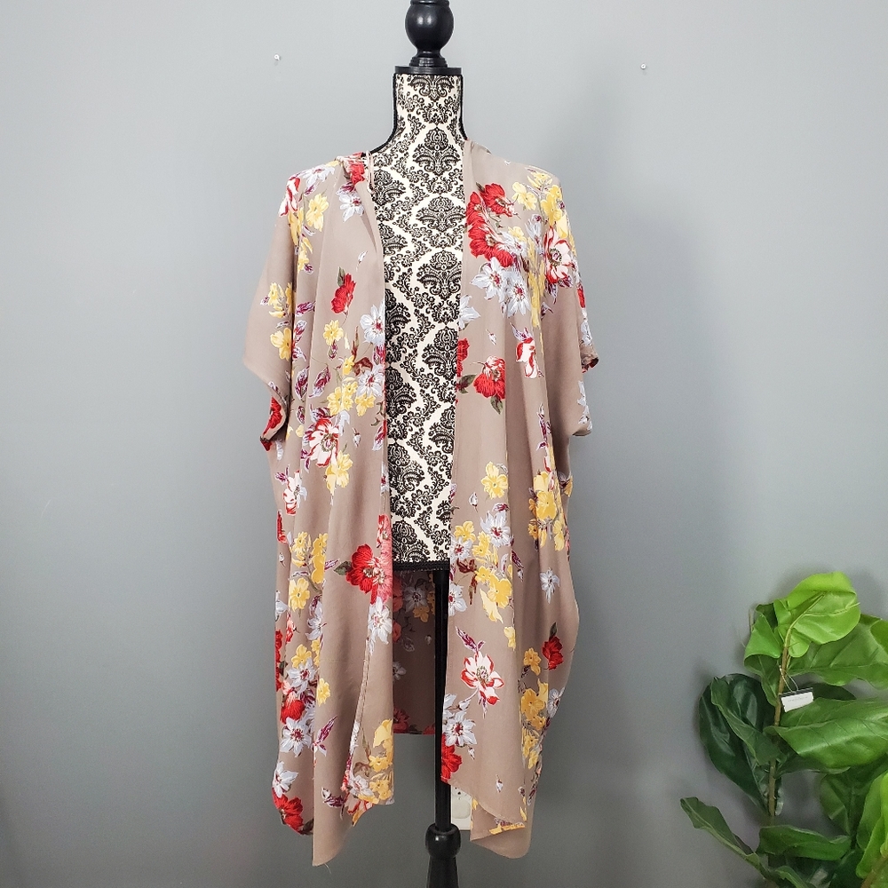 Kimono Duster Top- Angie- L- Tan floral design